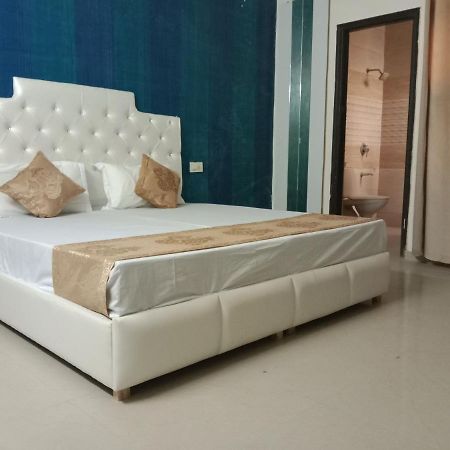 City Palace 潘切库拉 外观 照片