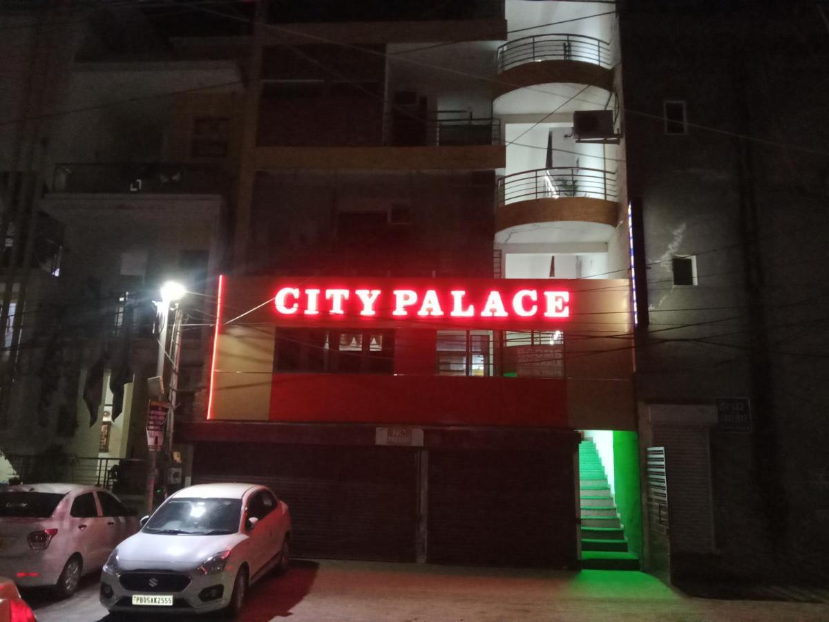 City Palace 潘切库拉 外观 照片